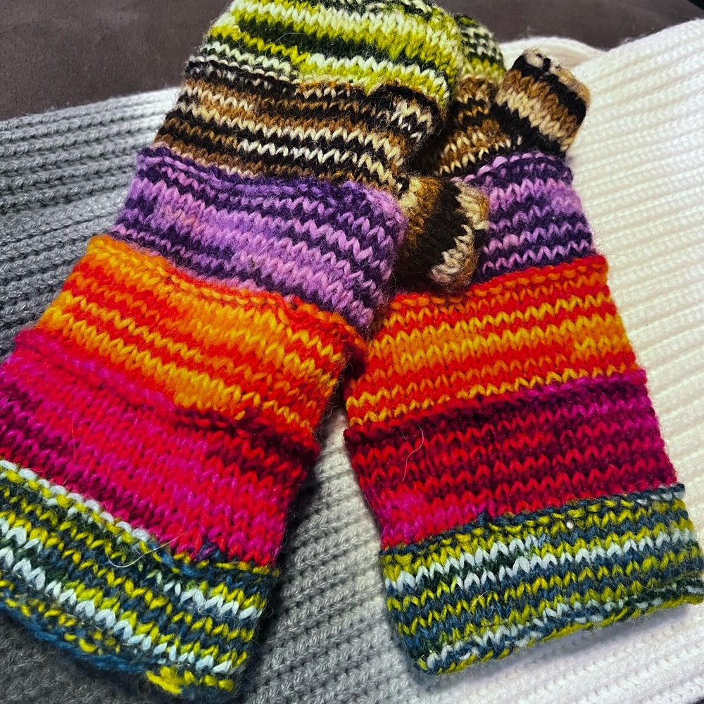 Multi Colored knit Gloves